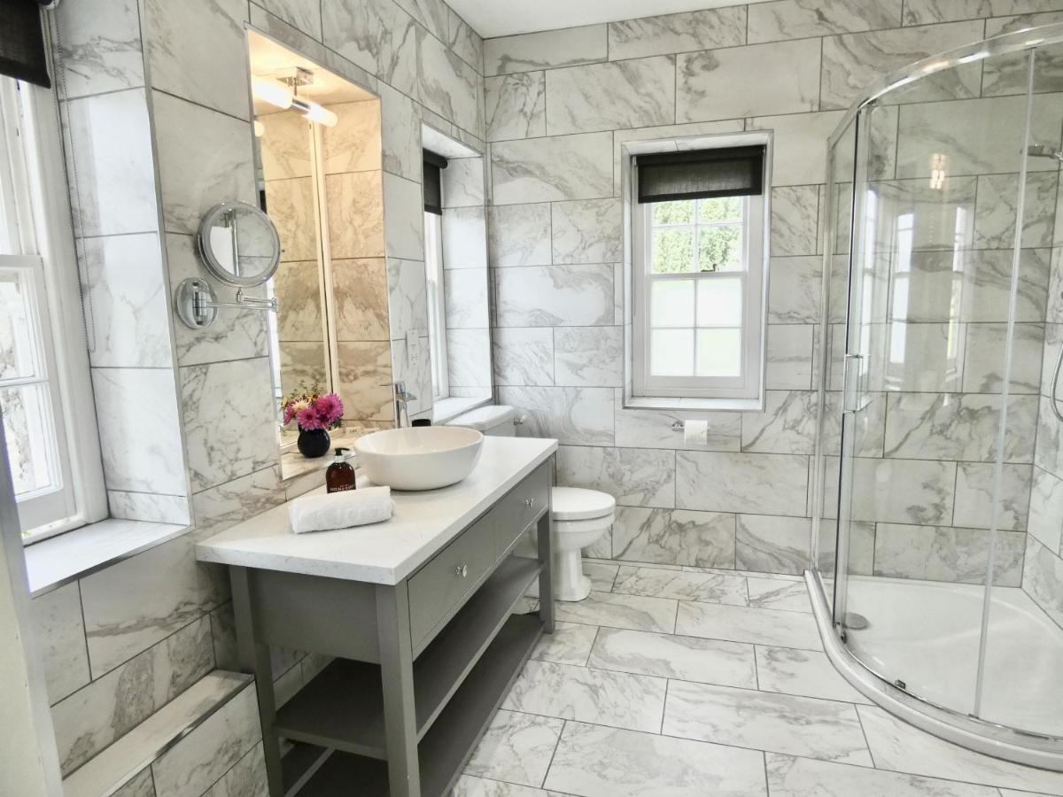 The Mount Somerton Retreat - Nr Bruton, Glastonbury, The Spectacular Wells Cathedral, Millfield School, Leonardo Helicopters, Yeovilton Luaran gambar