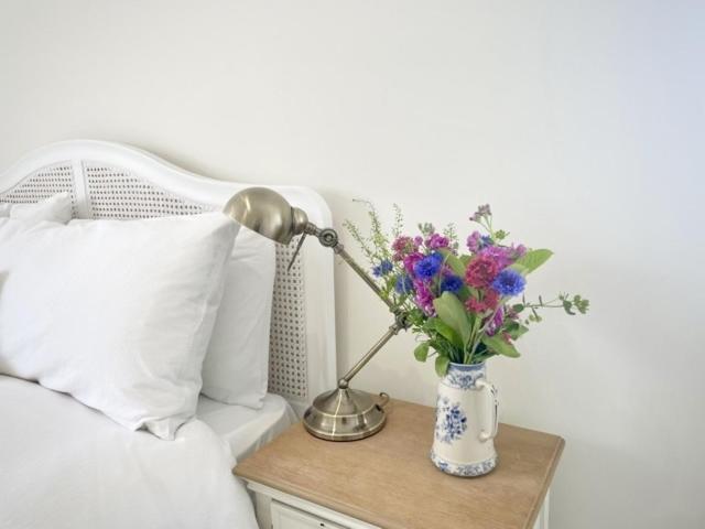 The Mount Somerton Retreat - Nr Bruton, Glastonbury, The Spectacular Wells Cathedral, Millfield School, Leonardo Helicopters, Yeovilton Luaran gambar