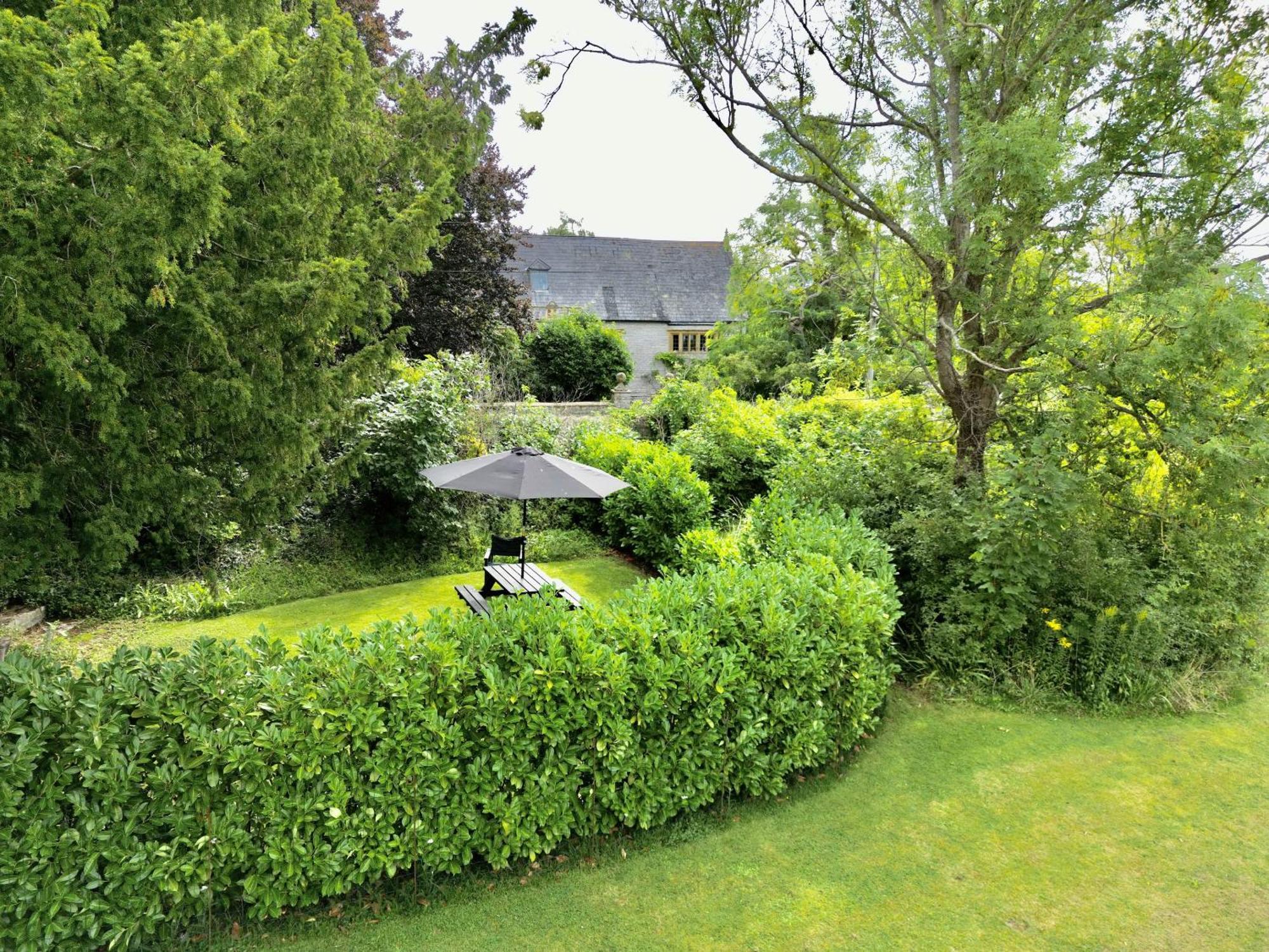 The Mount Somerton Retreat - Nr Bruton, Glastonbury, The Spectacular Wells Cathedral, Millfield School, Leonardo Helicopters, Yeovilton Luaran gambar