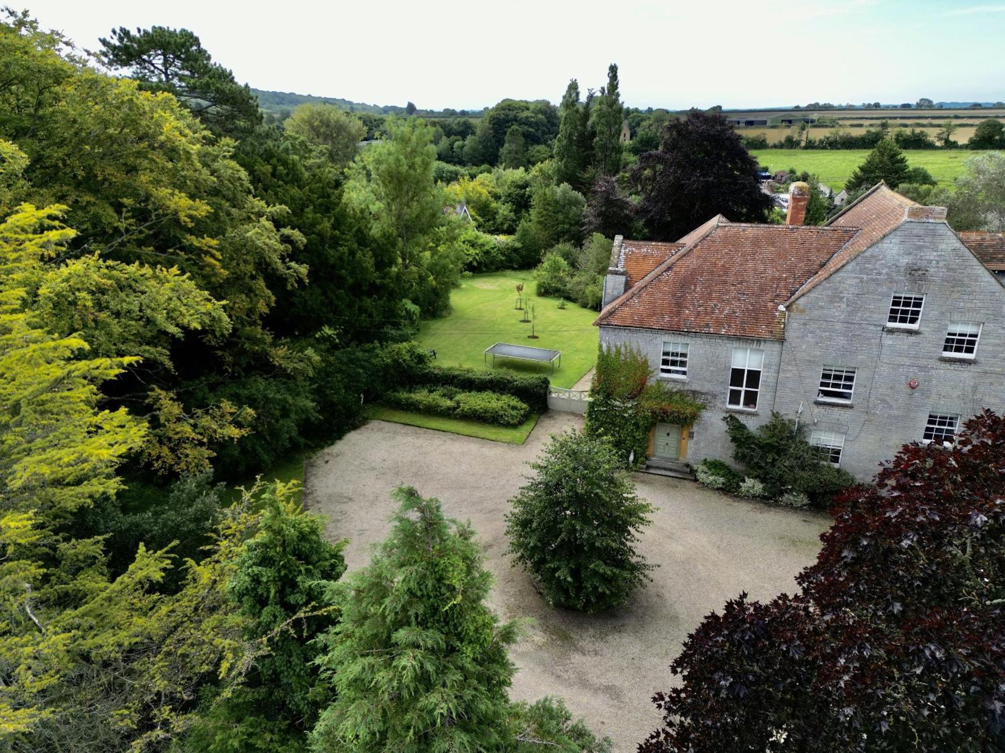 The Mount Somerton Retreat - Nr Bruton, Glastonbury, The Spectacular Wells Cathedral, Millfield School, Leonardo Helicopters, Yeovilton Luaran gambar