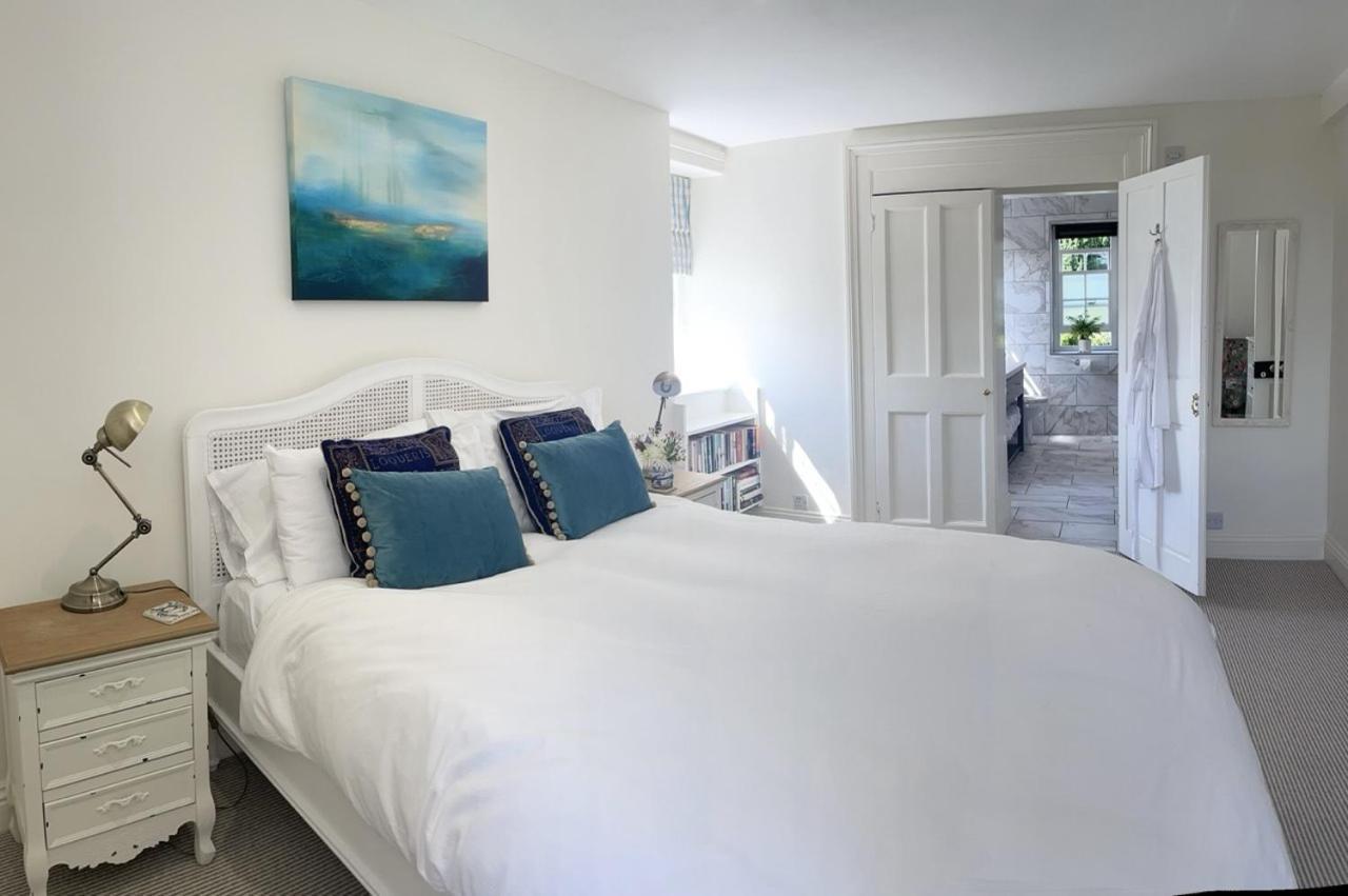 The Mount Somerton Retreat - Nr Bruton, Glastonbury, The Spectacular Wells Cathedral, Millfield School, Leonardo Helicopters, Yeovilton Luaran gambar
